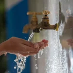 Lavado de manos, manos con agua